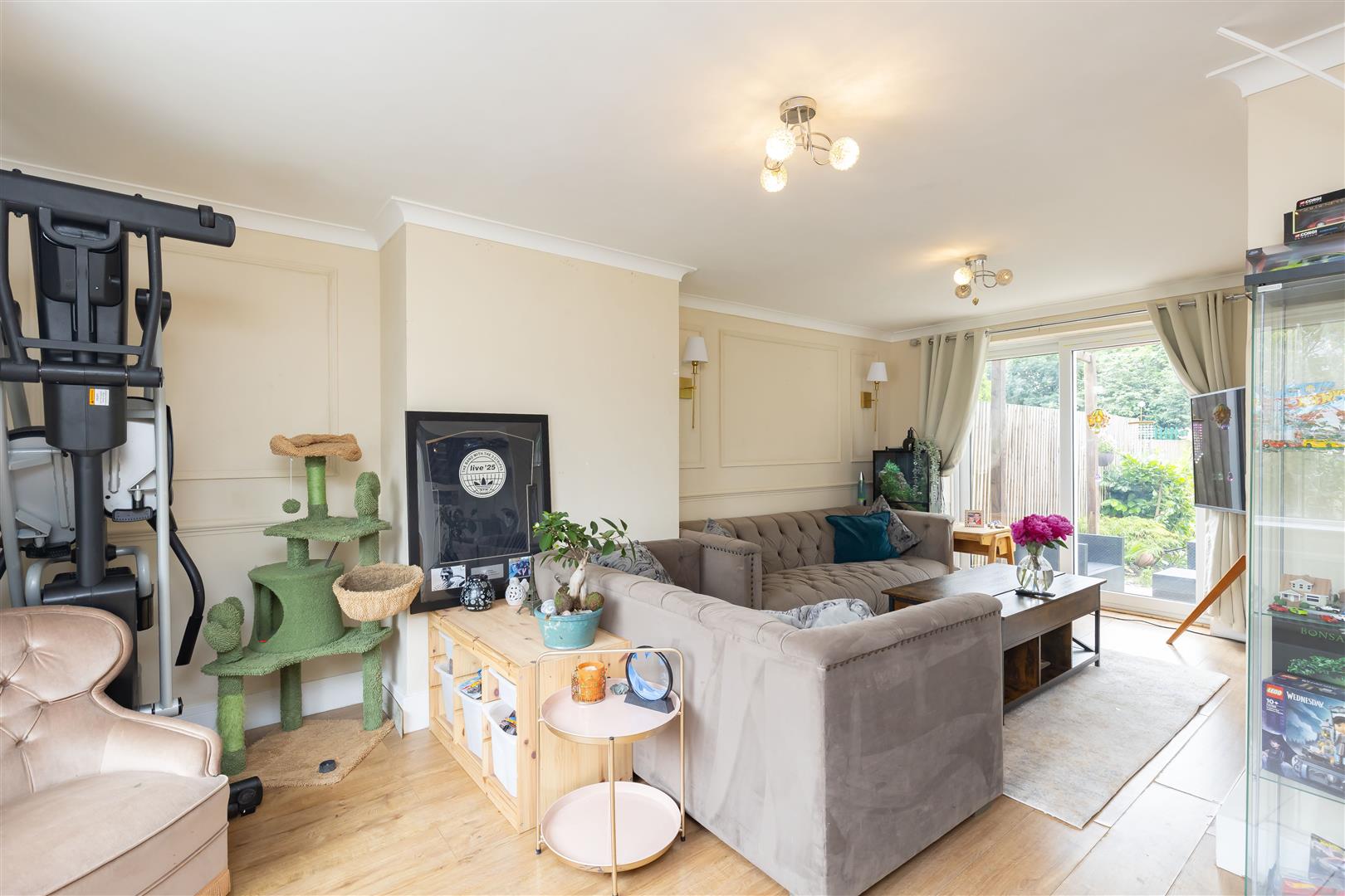 3 bed property in Regents Way, Preston